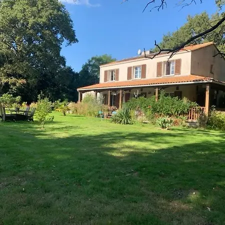 D'hotes Sous Les Grands Chenes Scandinave Panzió *