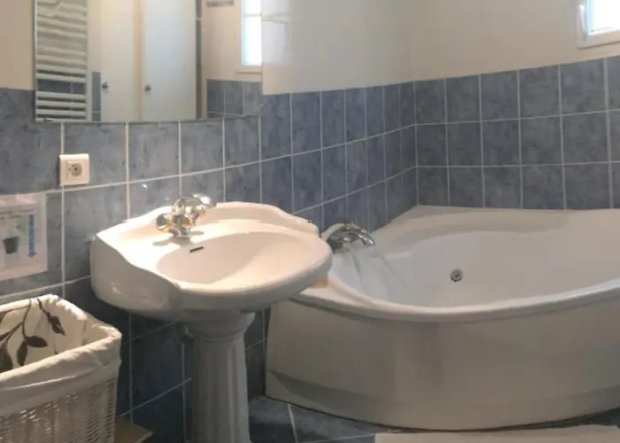 D'hôtes Sous Les Grands Chênes Scandinave *