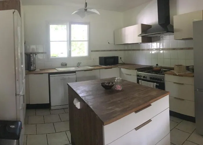 D'hôtes Sous Les Grands Chênes Scandinave * Saint-Etienne-de-Corcoue